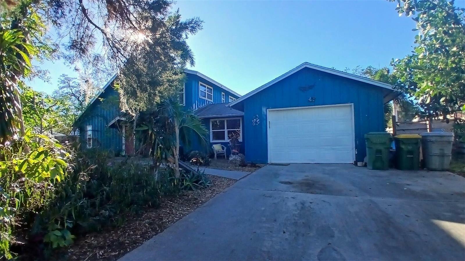 Property Photo:  980 S Brink Avenue  FL 34237 