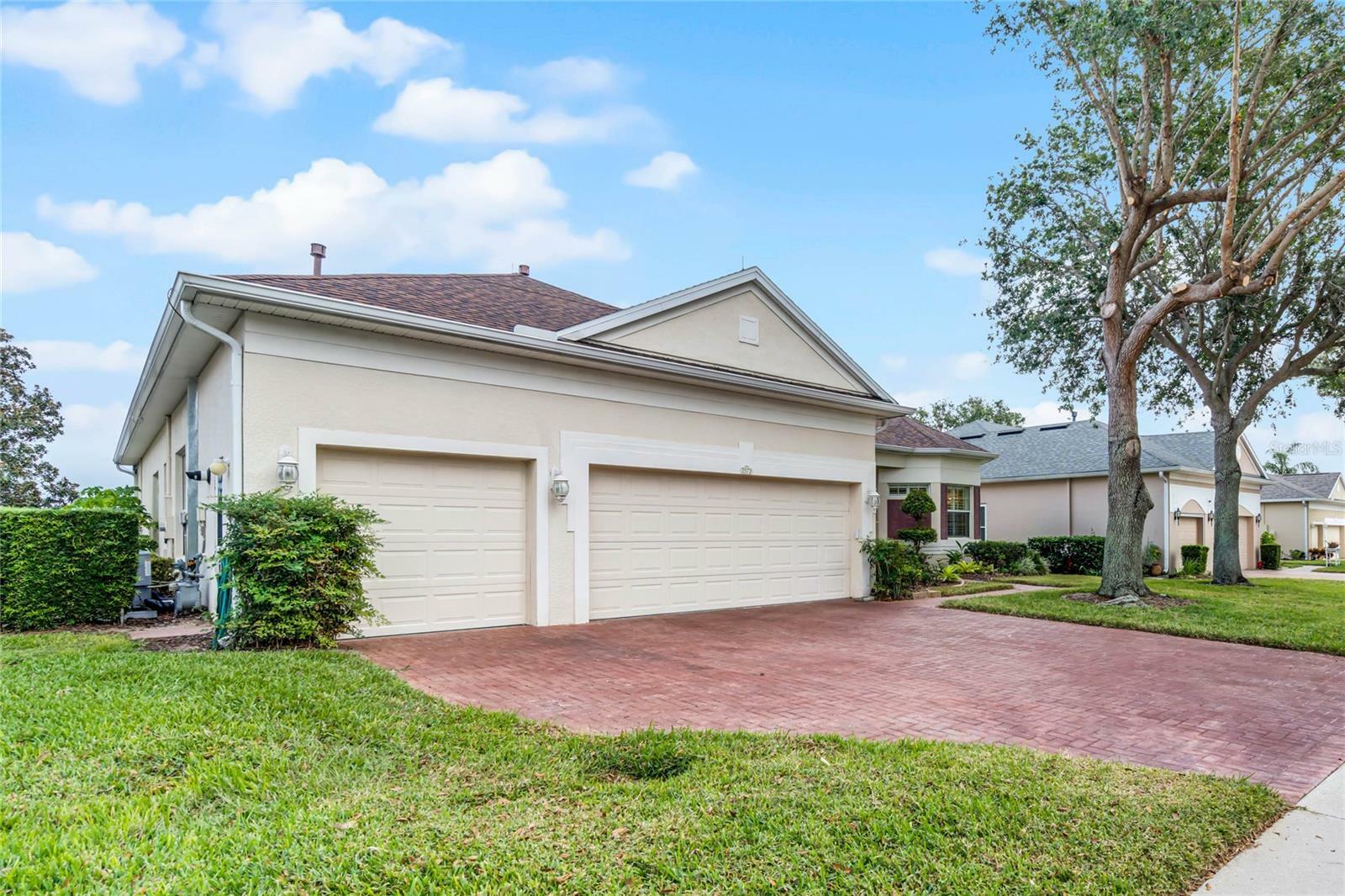 Property Photo:  2572 Squaw Creek  FL 34711 