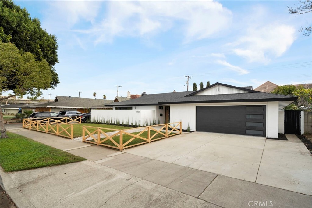 Property Photo:  2823 N Flower Street  CA 92706 