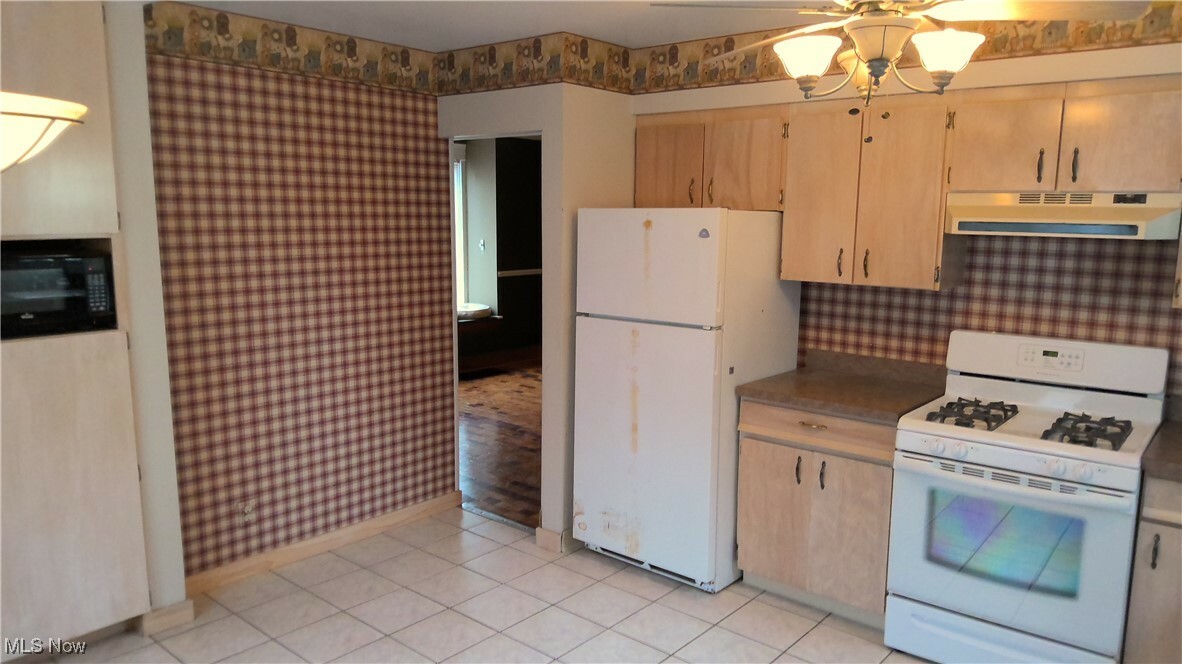 Property Photo:  119 Crownhill Avenue  OH 44001 