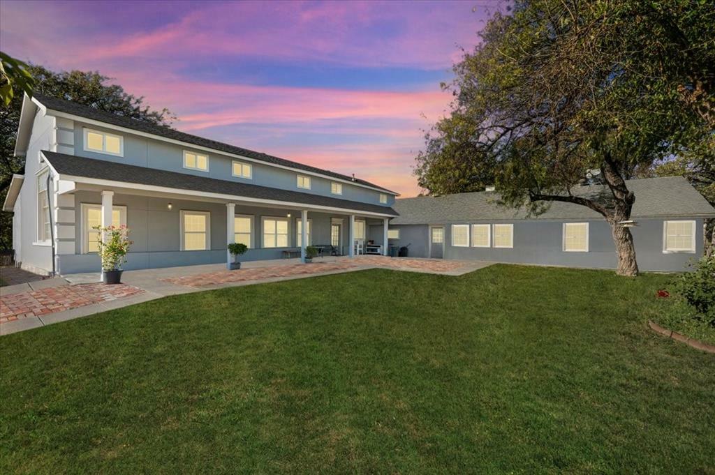 Property Photo: 8248 Meadowbrook Drive TX 76120