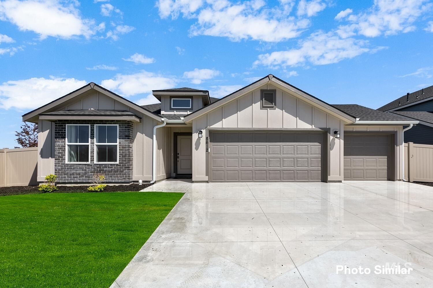 Property Photo: 18266 N Brambleberry Way ID 83687
