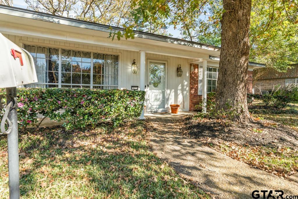 Property Photo:  1615 Frost Street  TX 75644 