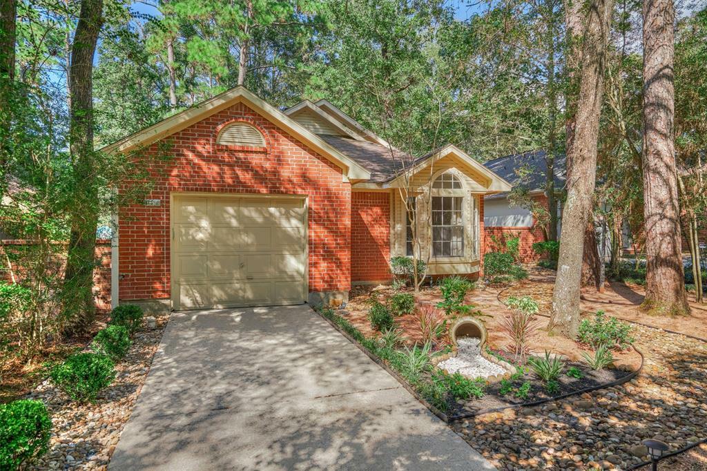 Property Photo: 15 N Rushwing Circle TX 77381