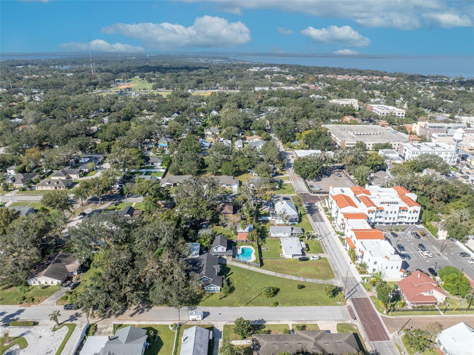 Property Photo: 214 S Woodland Street FL 34787