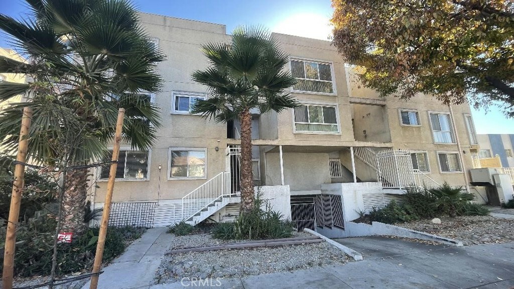 Property Photo: 116 W Maple Street 32 CA 91204