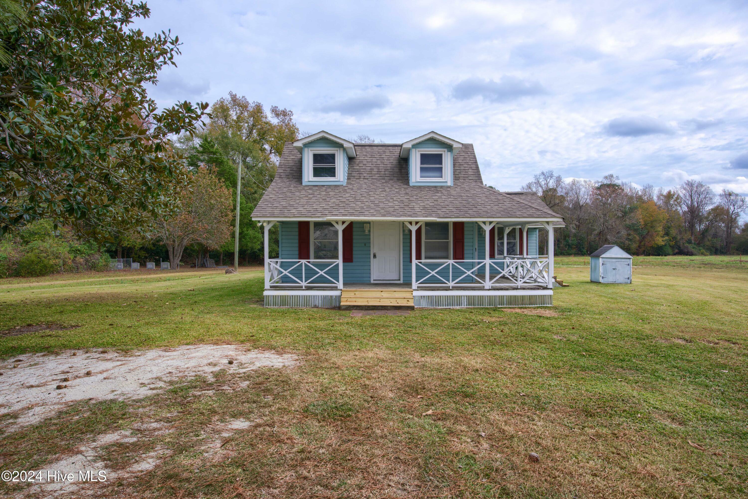 Property Photo:  615 Haws Run Road  NC 28540 