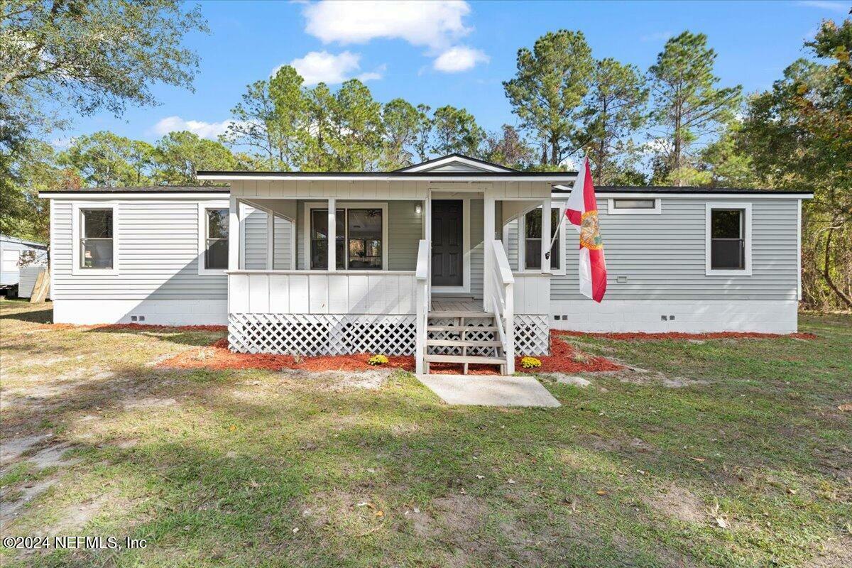 Property Photo:  2305 S Dolphin Avenue  FL 32068 