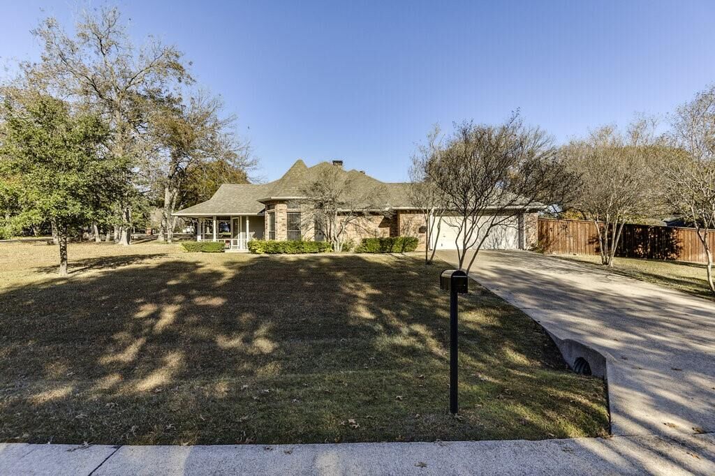 Photo de la propriété:  857 Clearwater Drive  TX 76065 