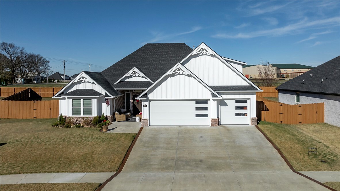 Property Photo:  730 Morgan Street  AR 72719 