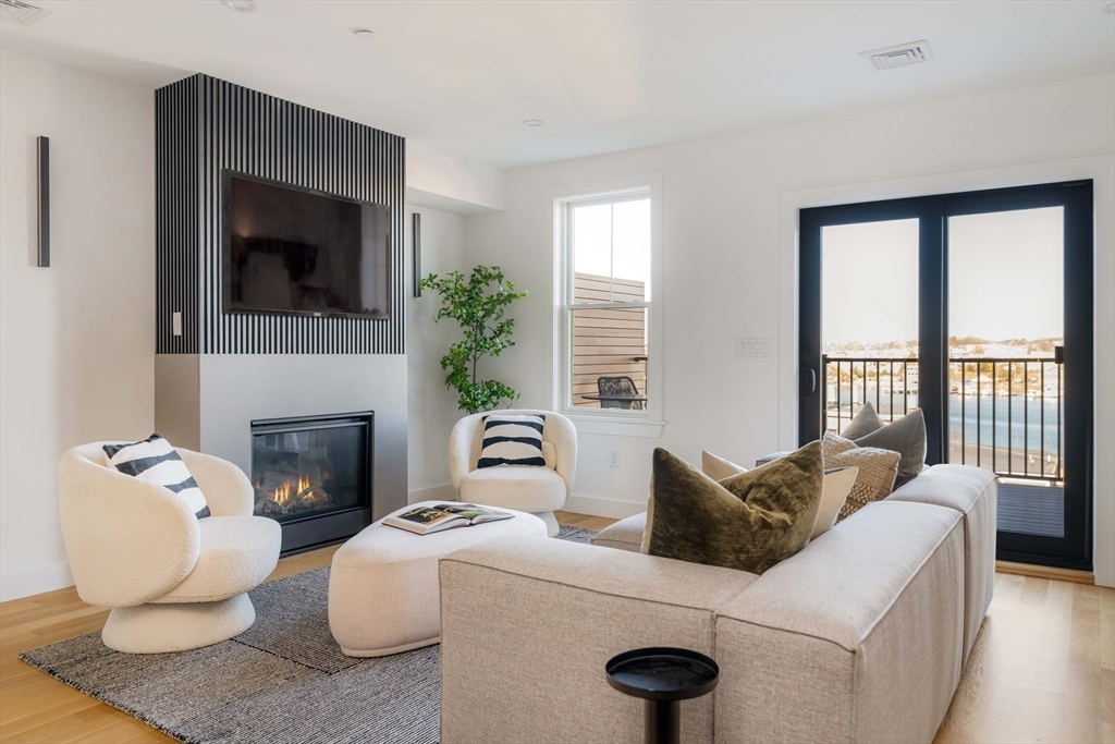 Property Photo: 272 East Eagle St 5 MA 02128