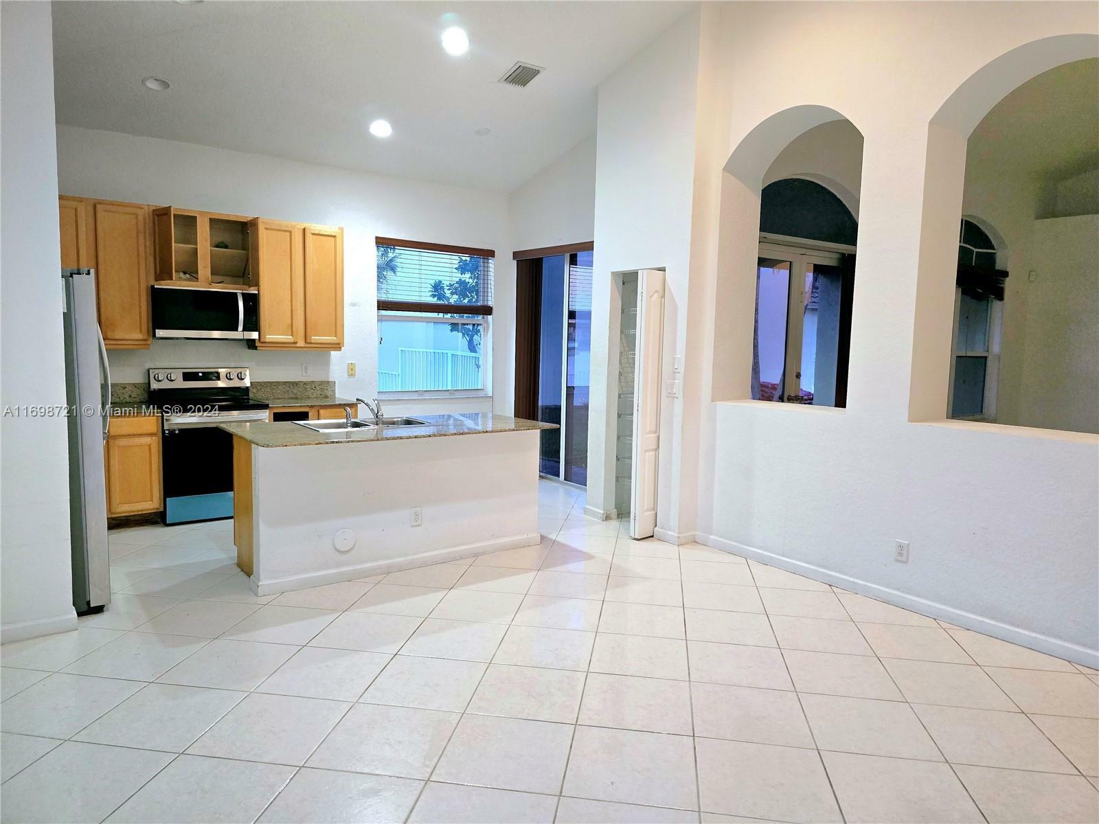 Property Photo:  2913 SW 133rd Ave  FL 33027 