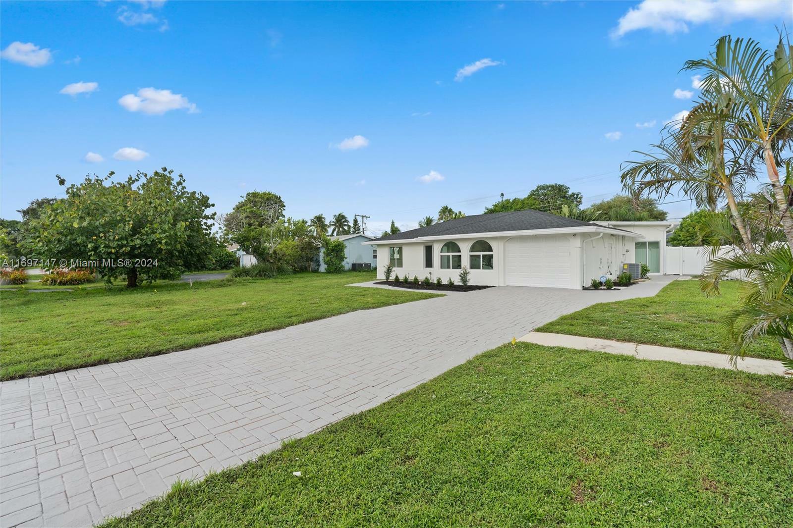 Property Photo:  668 Lindell Blvd  FL 33444 