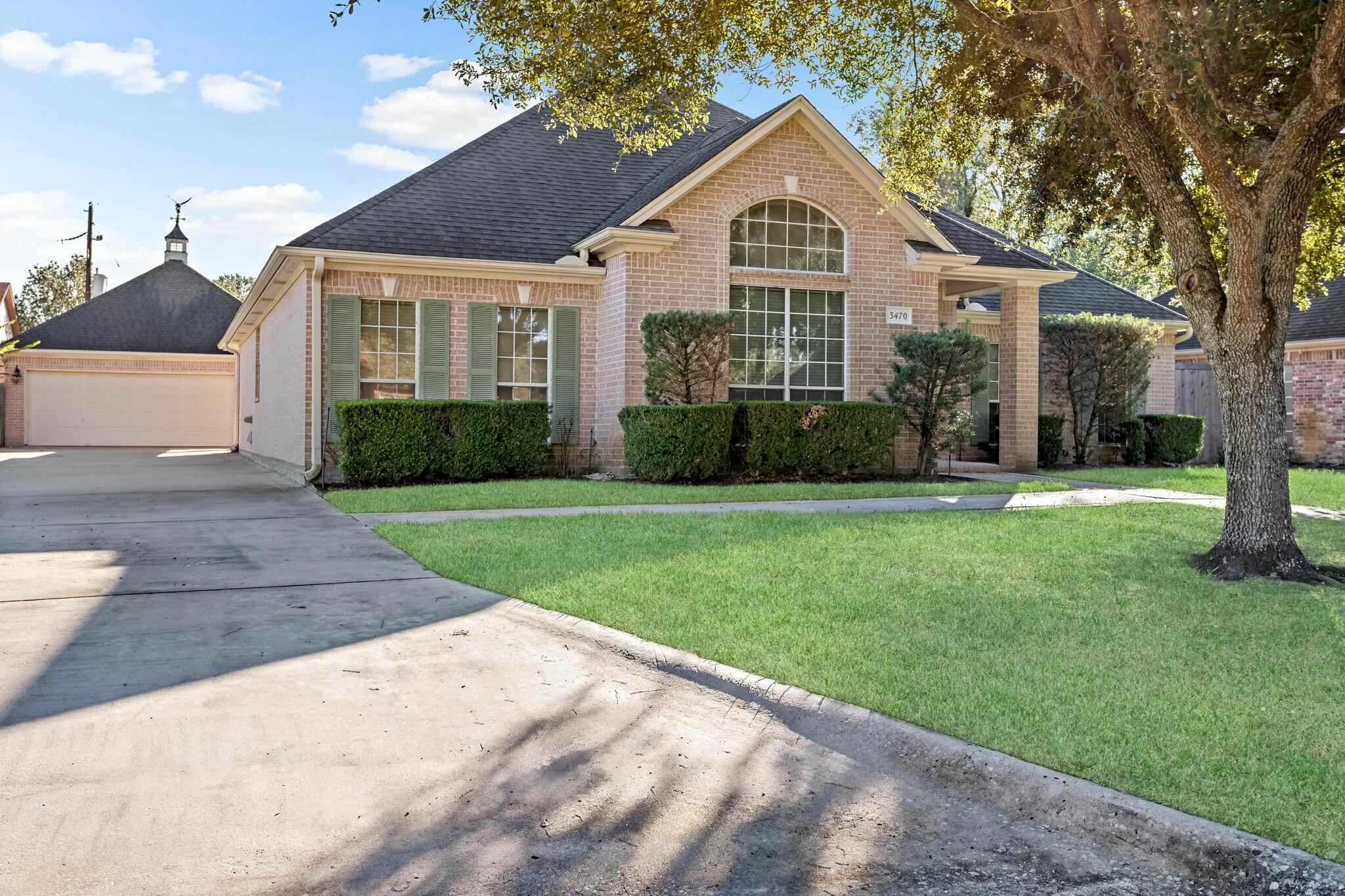 Property Photo:  3470 Briar Way Dr.  TX 77706-7300 