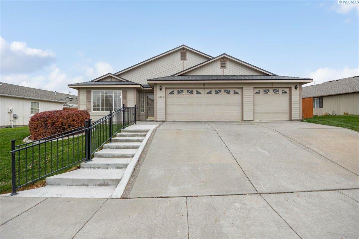 Property Photo:  8923 W Canyon Ave  WA 99336 