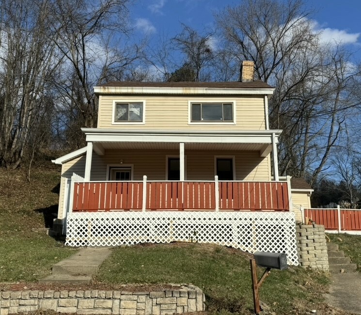 Property Photo:  31 Stewart Ave  PA 15227 