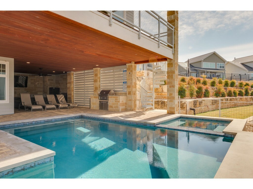 Property Photo: 200 Archview Lane TX 78639