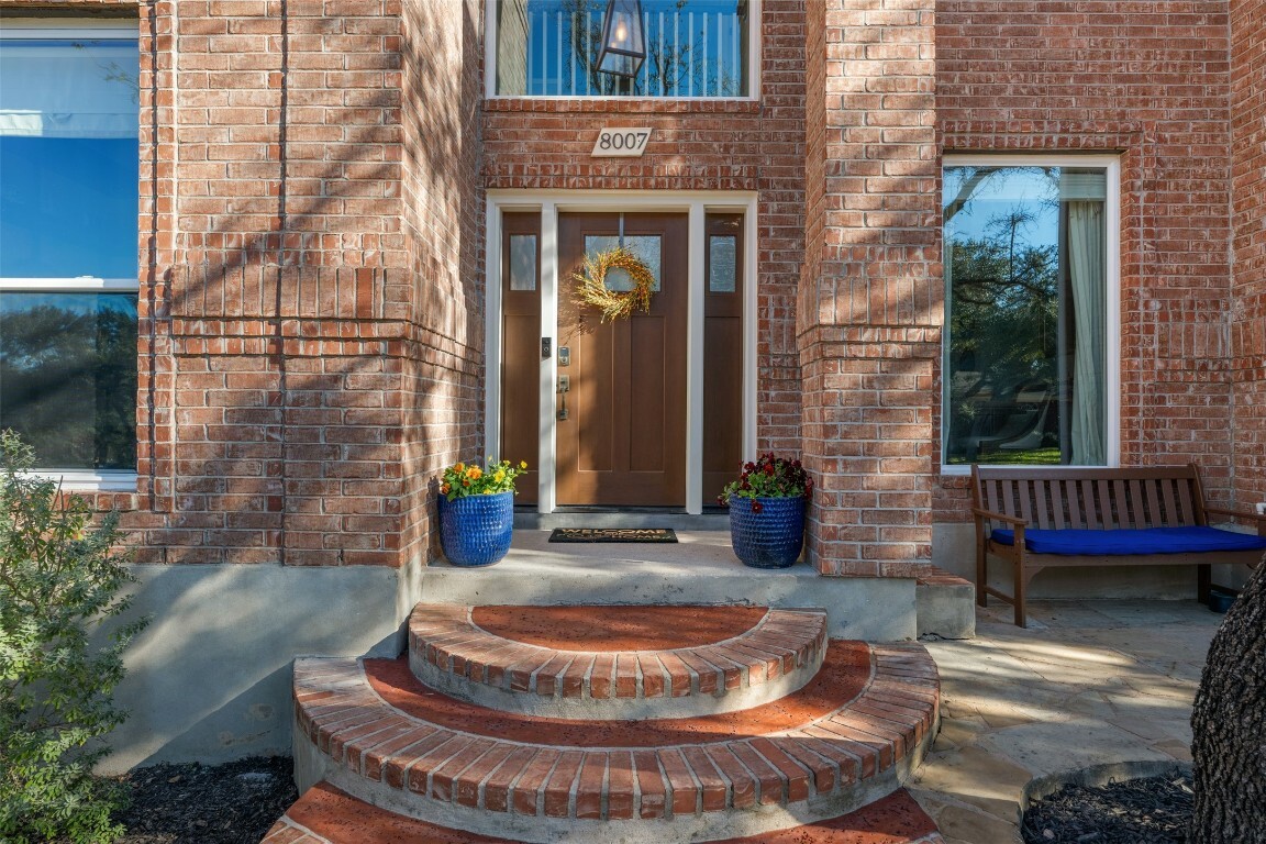 Property Photo: 8007 Canyon Parke Court TX 78726
