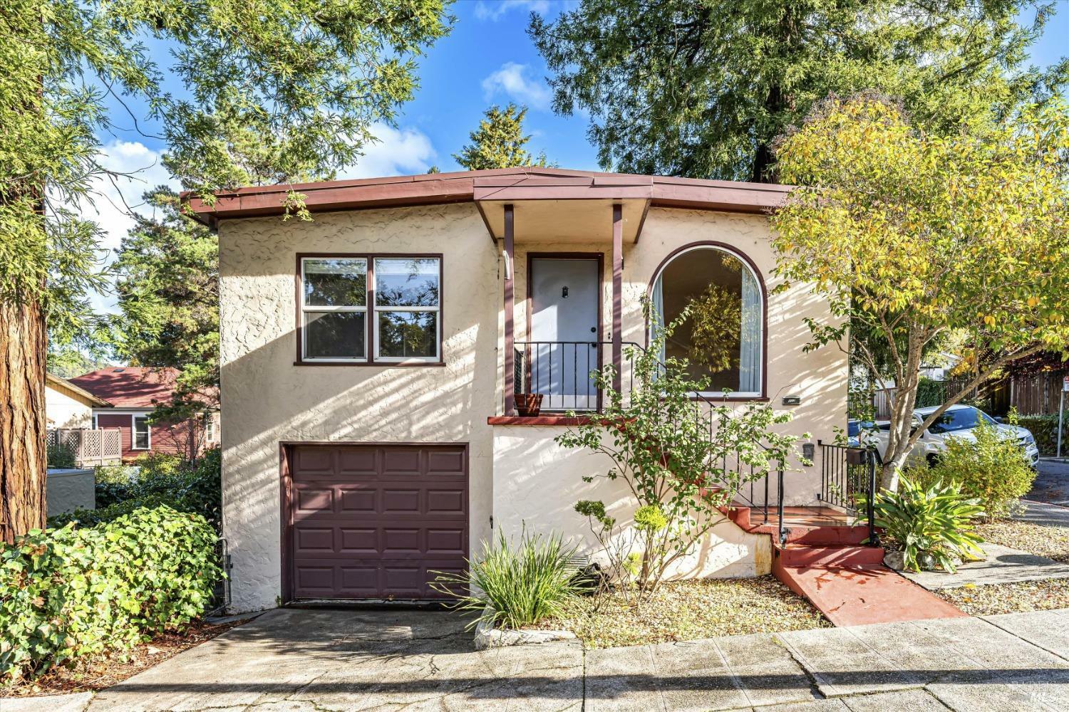 Property Photo:  102 West Street  CA 94901 