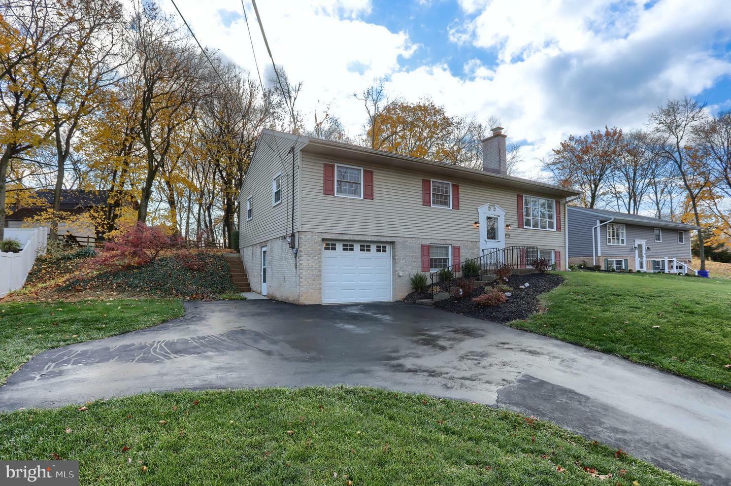 Property Photo:  7169 Chambers Hill Road  PA 17111 