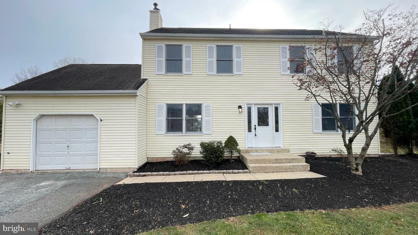 Property Photo:  104 Hampton Circle  PA 19525 