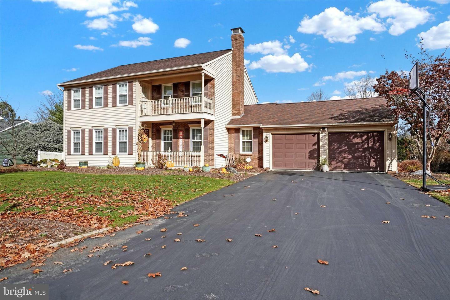 Property Photo:  1313 Crown Vetch Drive  PA 17538 