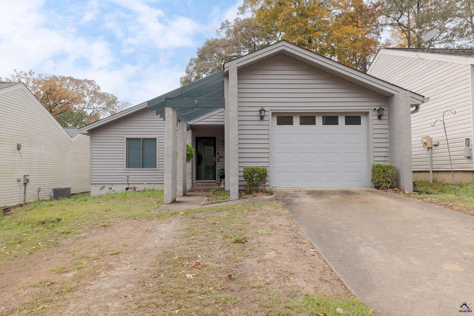 Property Photo: 107 Lake Pointe Drive GA 31088