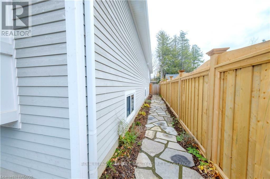 Property Photo:  33 Madwayosh Street  ON N0H 2L0 