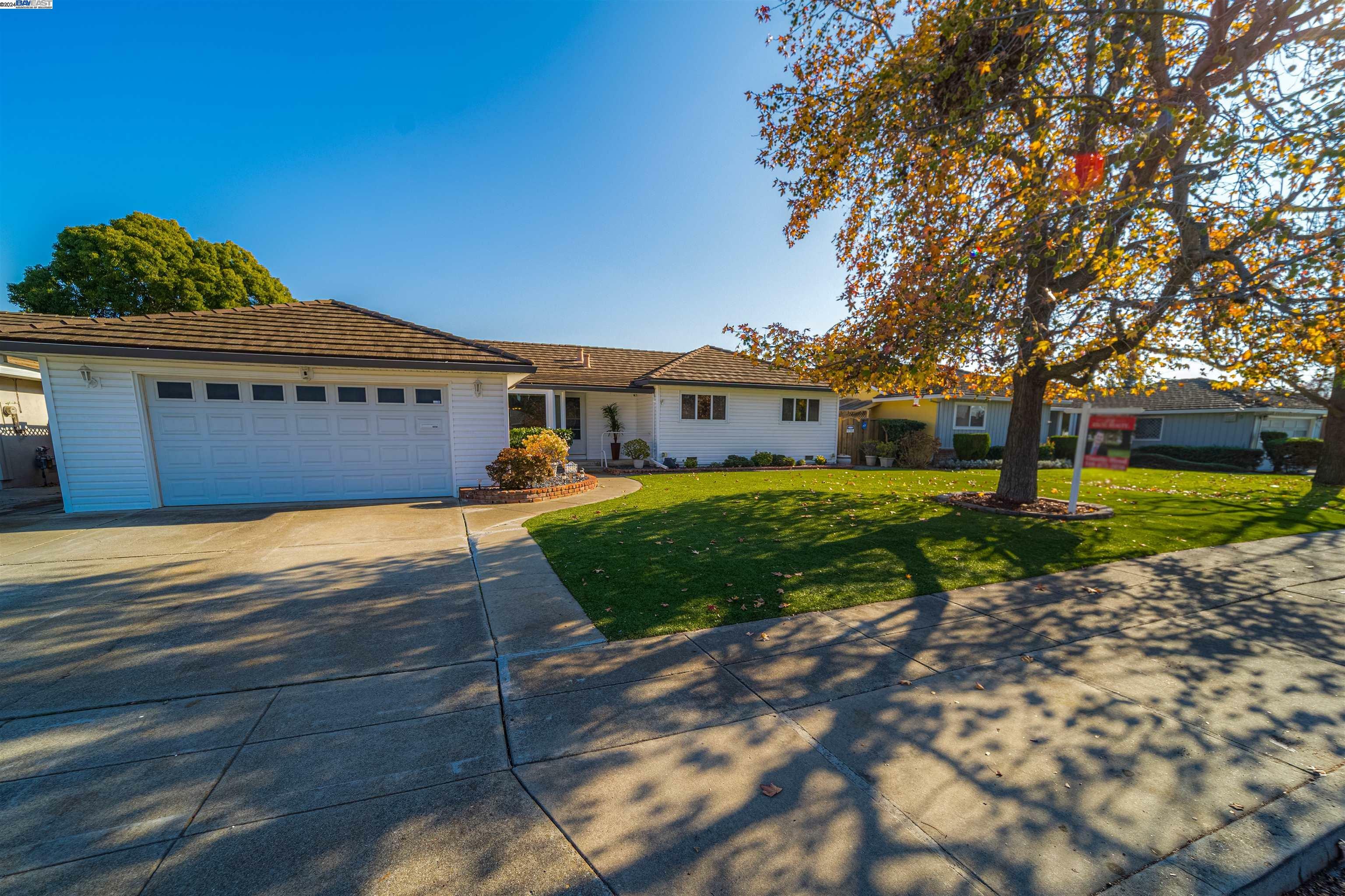 Property Photo:  5232 Paxton Ct  CA 94536 