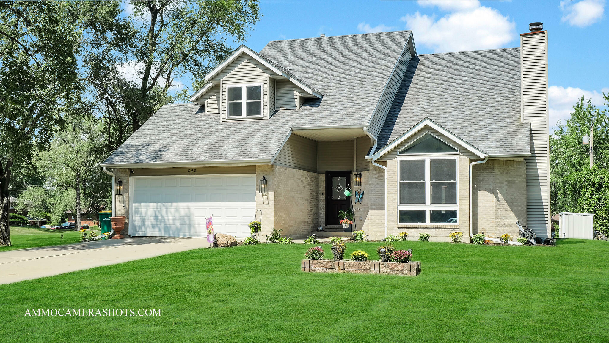Property Photo: 890 W 79th Avenue IN 46410