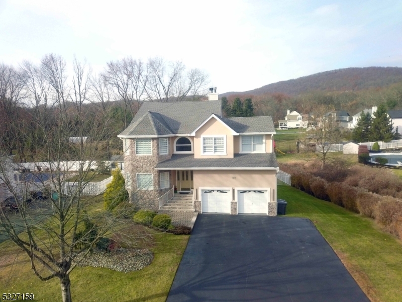 Property Photo:  18 Arundel Rd  NJ 07444 