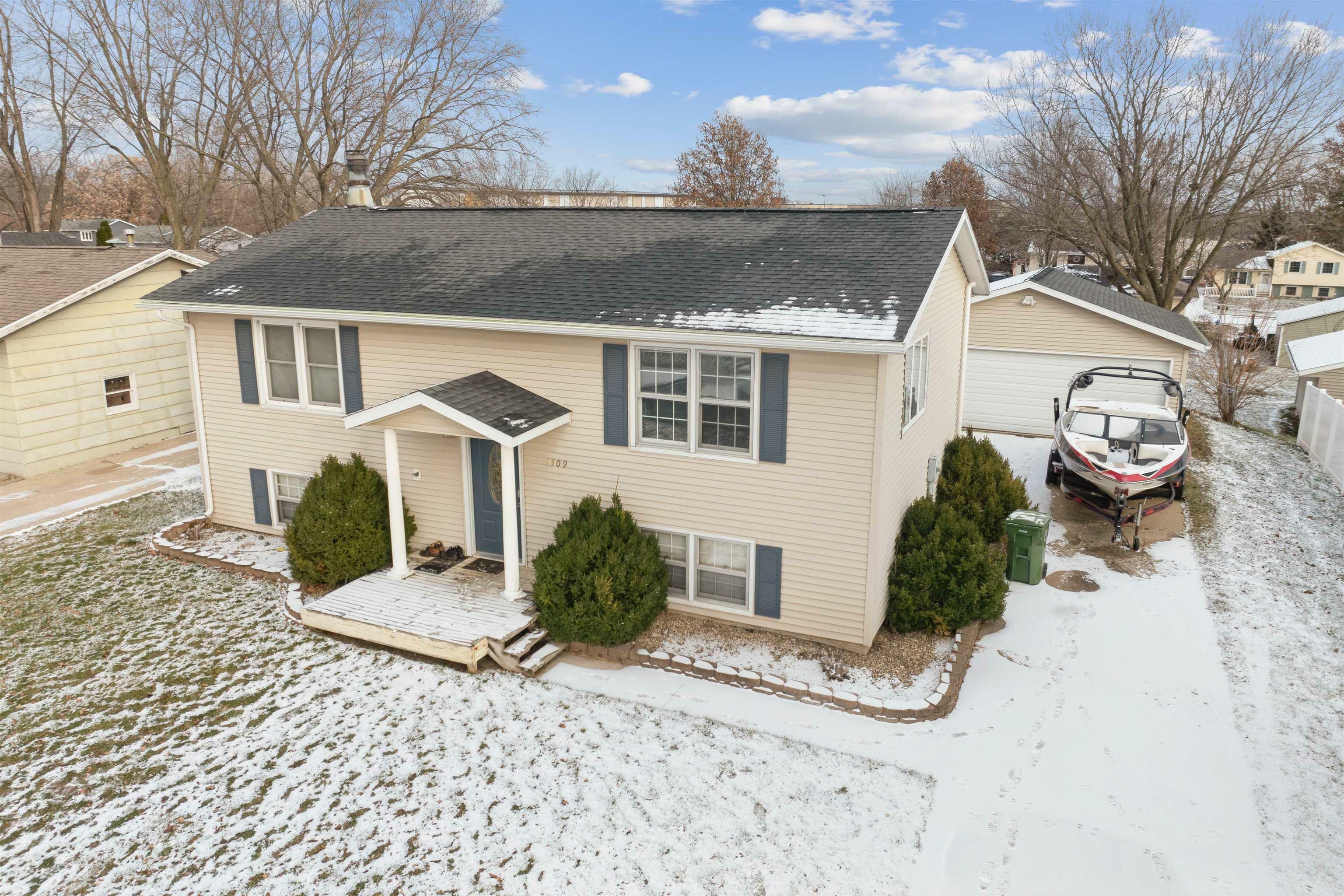 Property Photo:  1309 Fleur Drive  IA 50701 