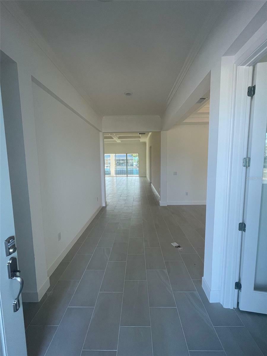 Property Photo:  1044 Signet Drive  FL 33572 