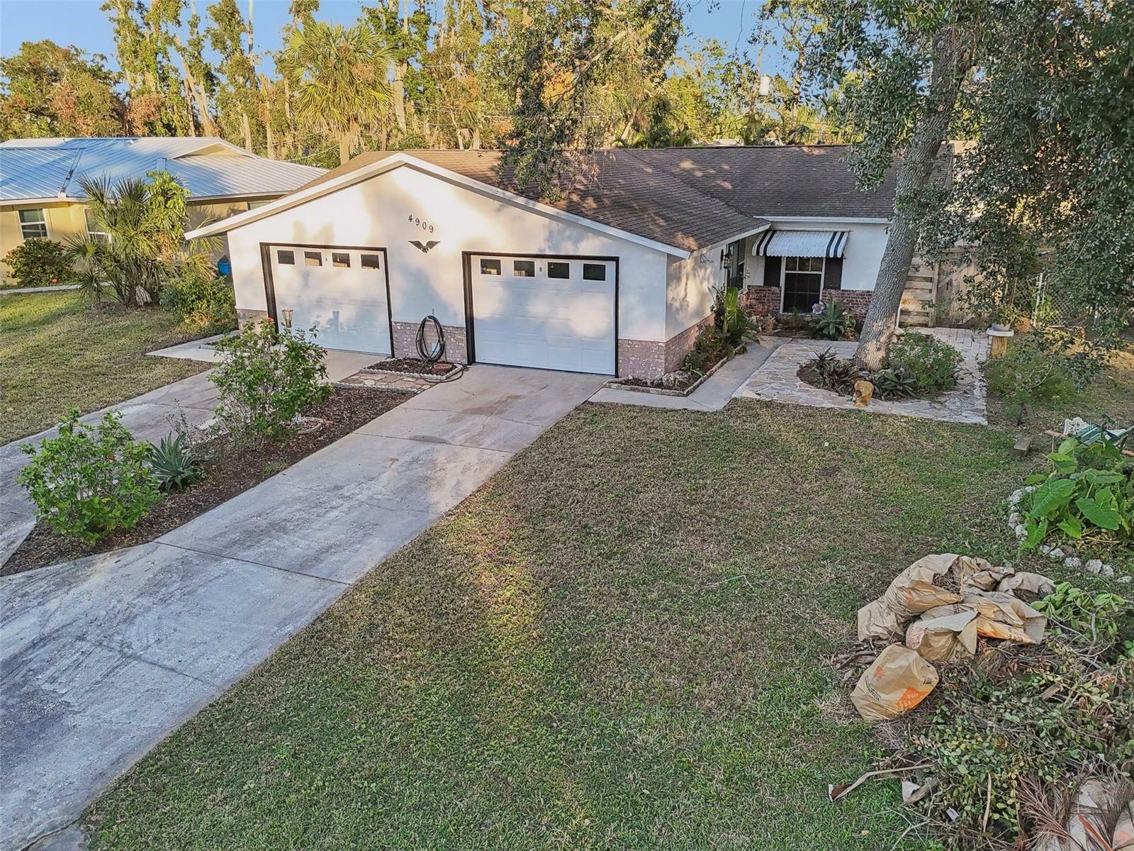 Property Photo:  4909 24th Street W  FL 34207 