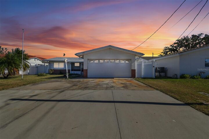 Property Photo:  545 Lillian Drive  FL 33708