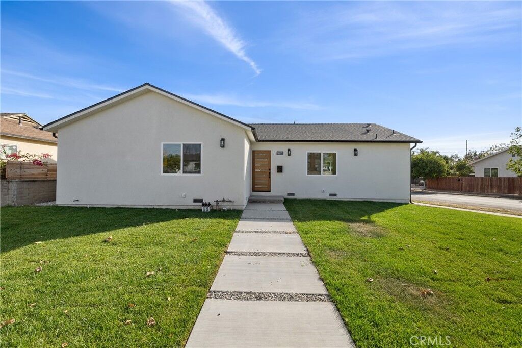 Property Photo: 12340 Lull Street CA 91605