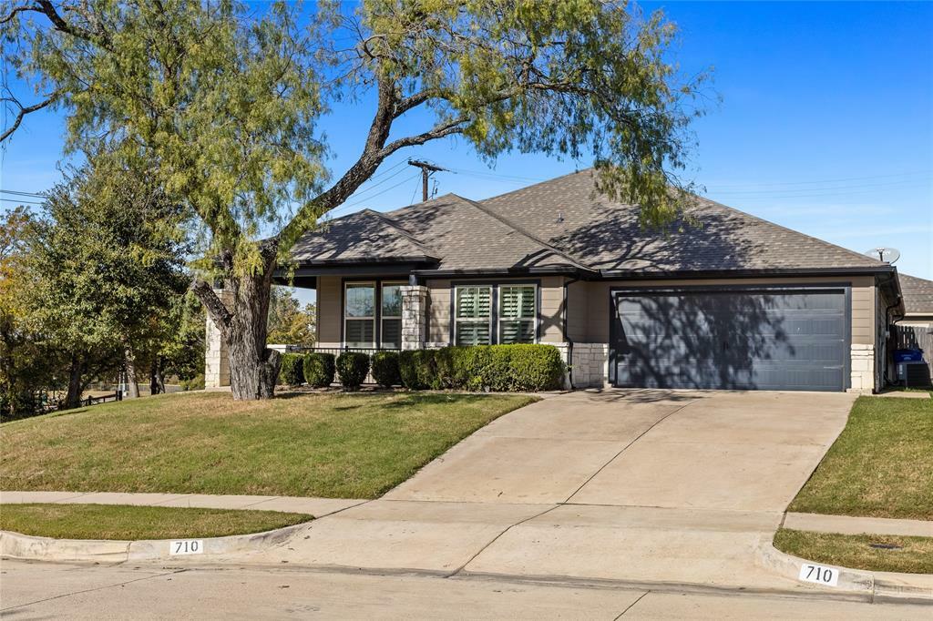 Property Photo:  710 Phillips Court  TX 76063 