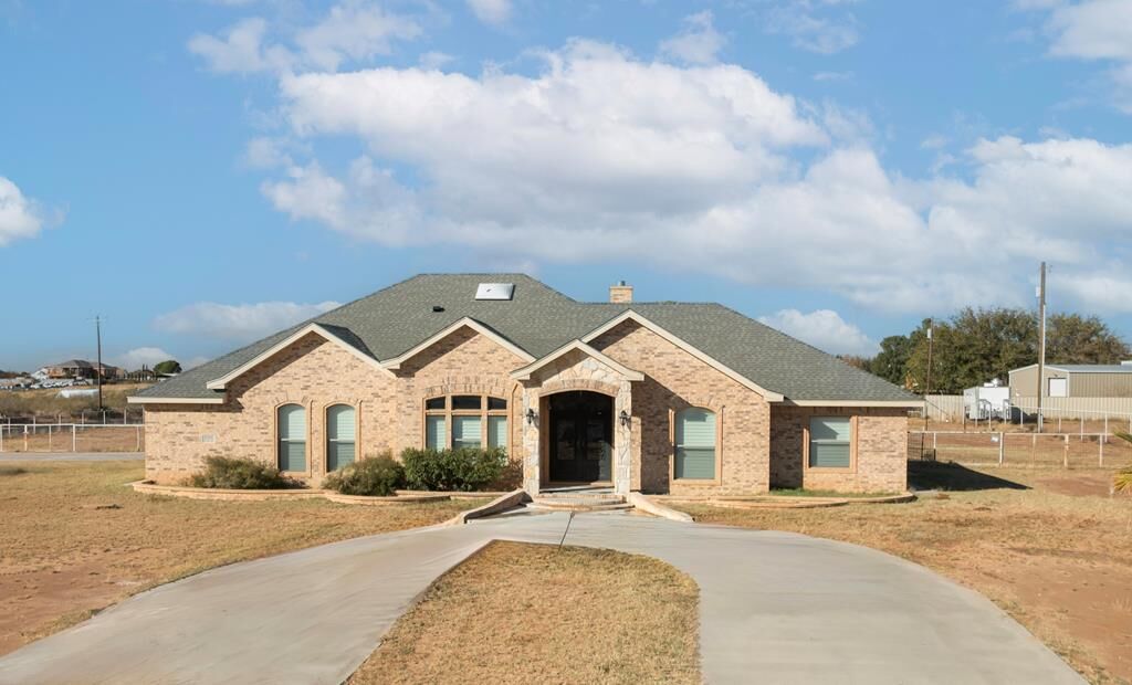 Property Photo:  1001 E County Rd 129  TX 79706 