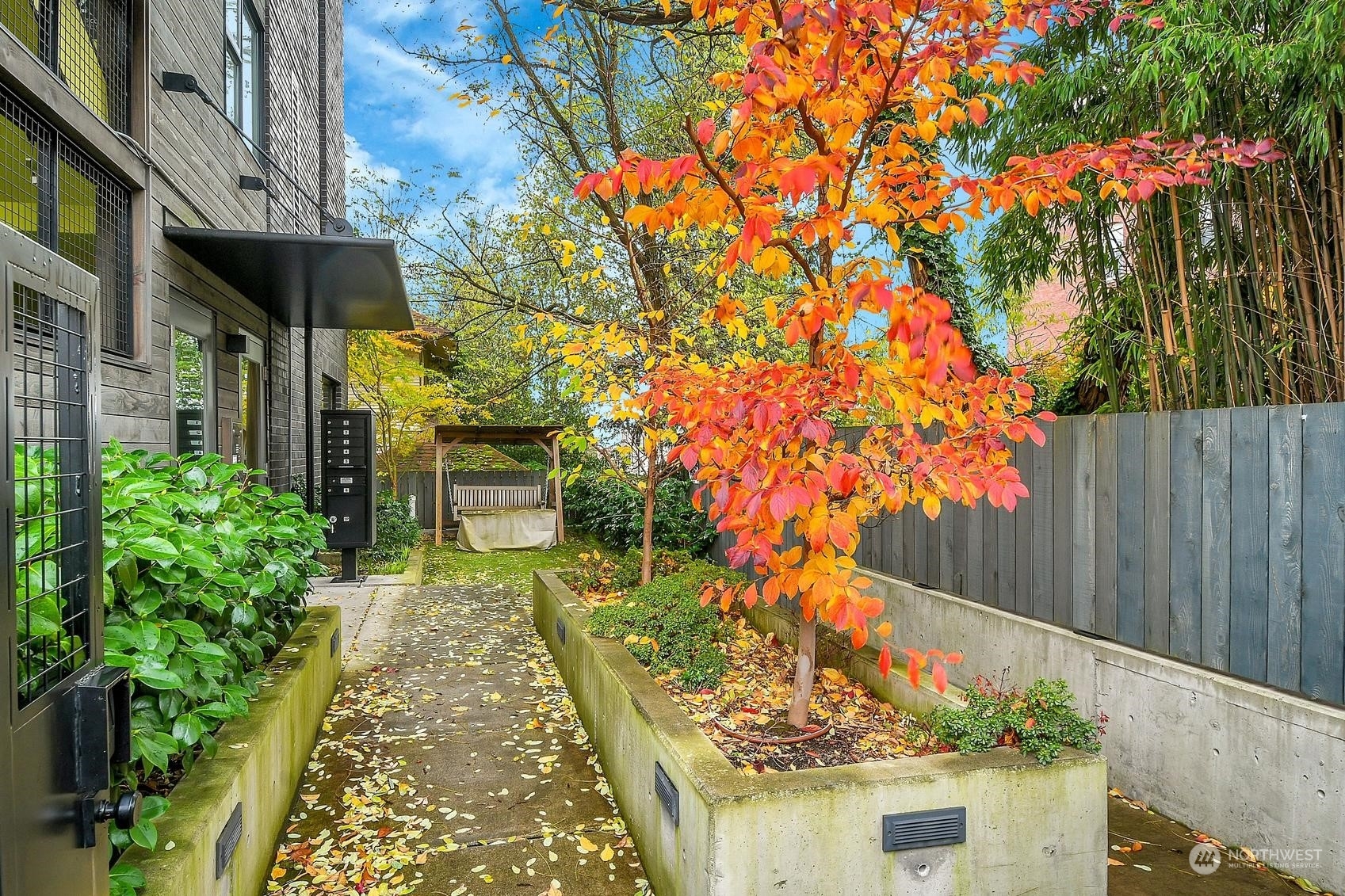 Property Photo:  403  13th Avenue E 2B  WA 98102 