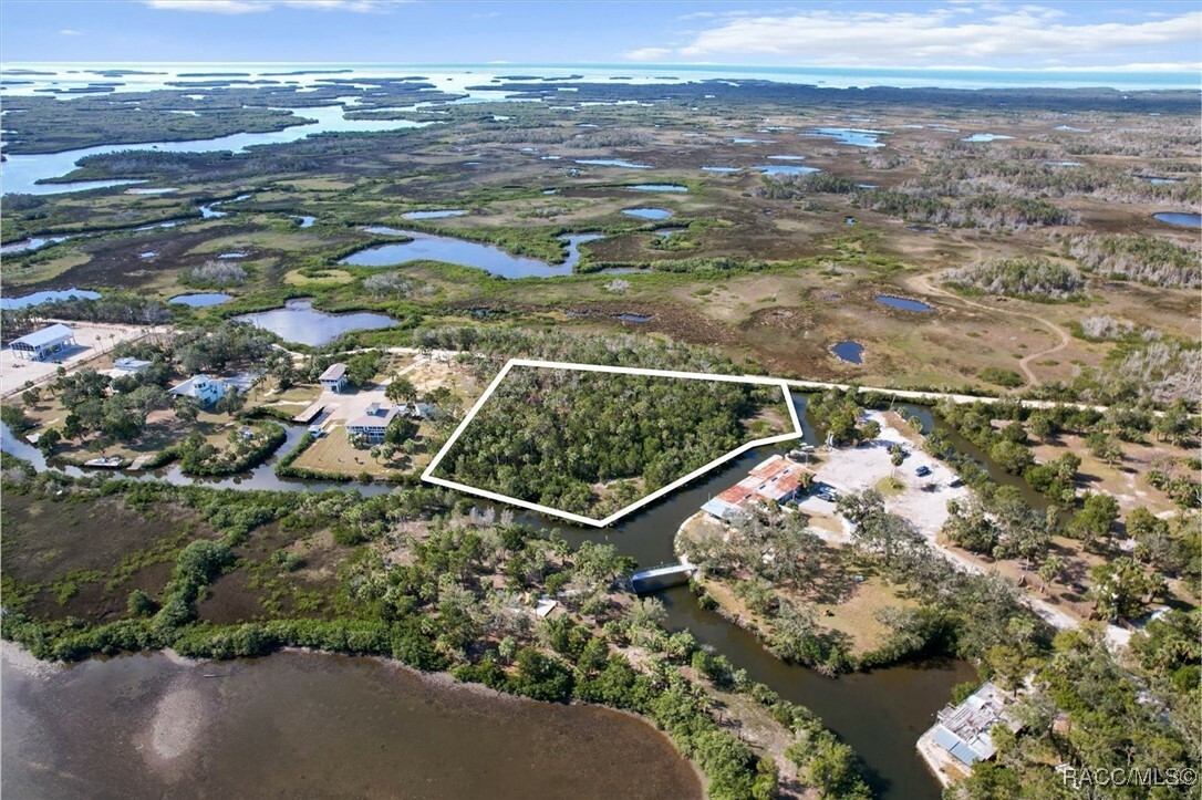 1725 S Waterbird Point  Crystal River FL 34429 photo