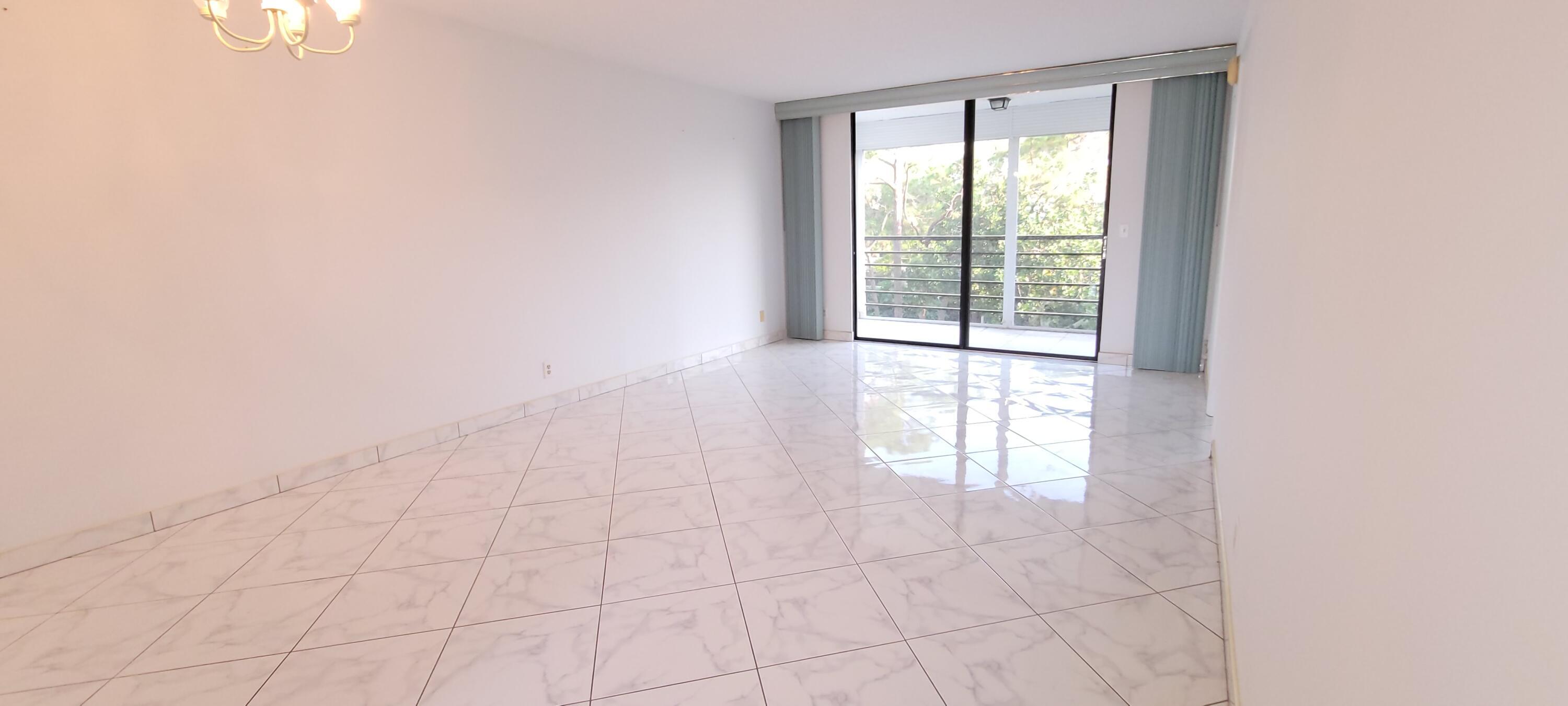 Property Photo: 4700 Lucerne Lakes Boulevard 407 FL 33467