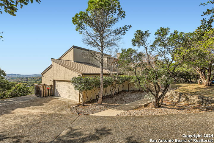 Property Photo: 8822 Canyon Crest TX 78006