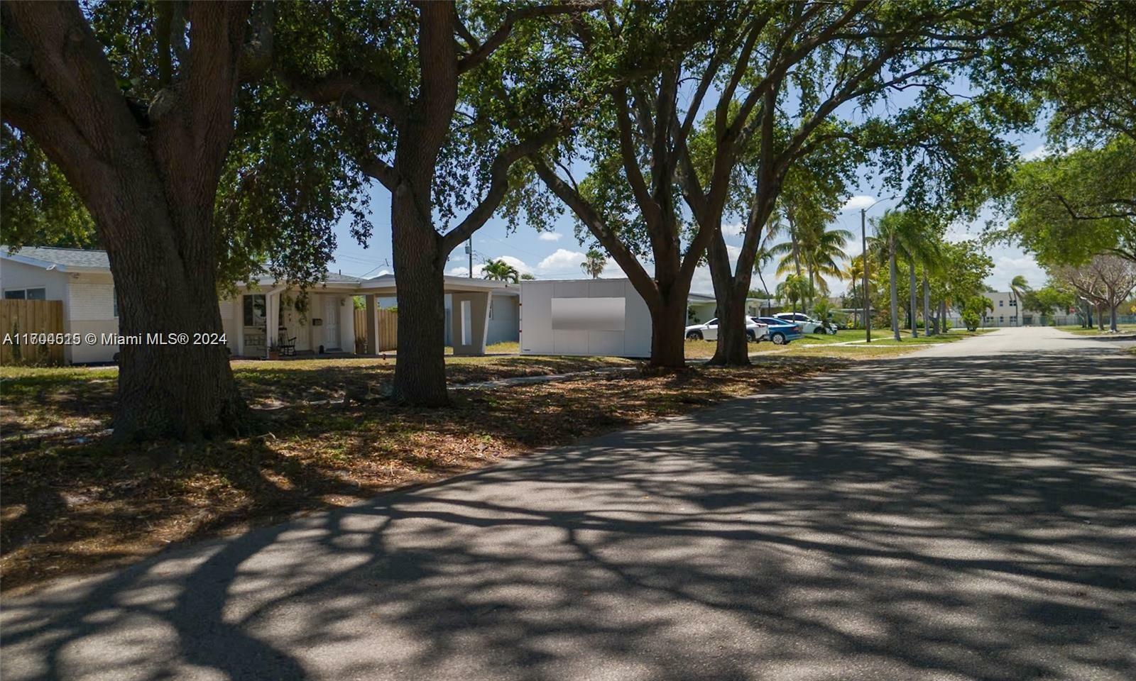 Property Photo:  3324 Wilson St  FL 33021 