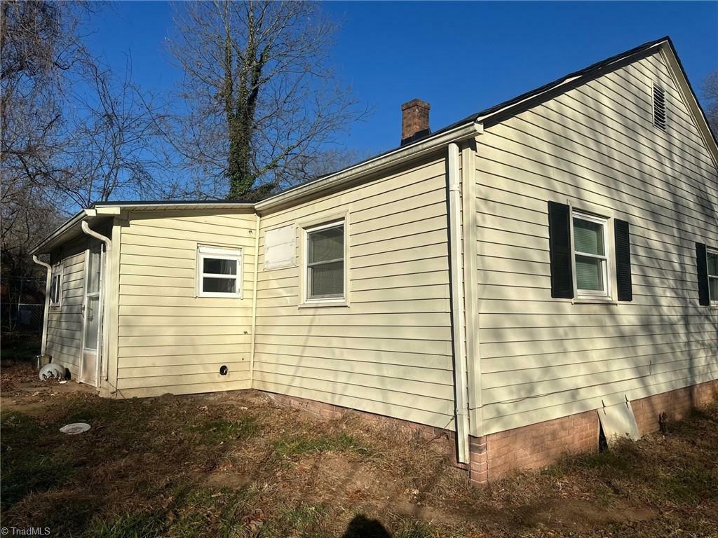 Property Photo:  905 Main Street  NC 27027 