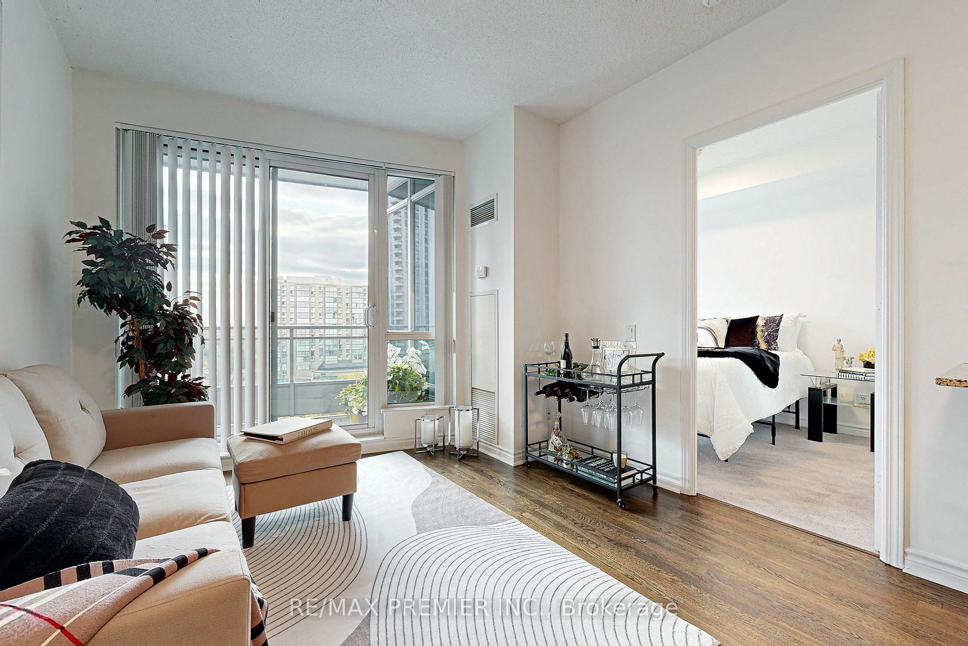 60 Byng Ave W 1002  Toronto ON M2N 7K3 photo