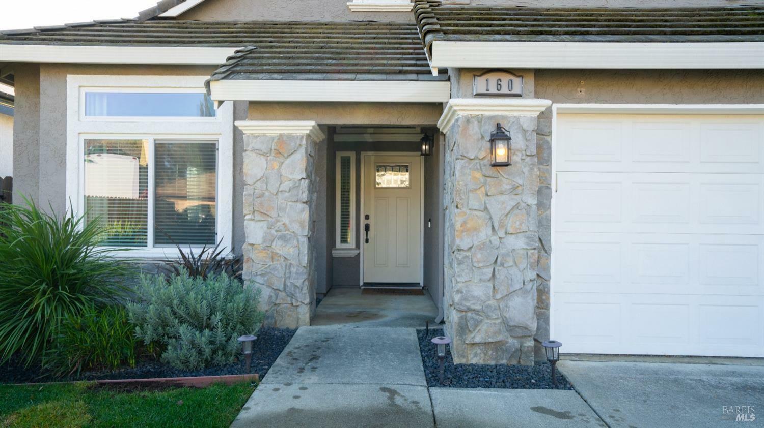 Property Photo:  160 Oak Creek Court  CA 95687 