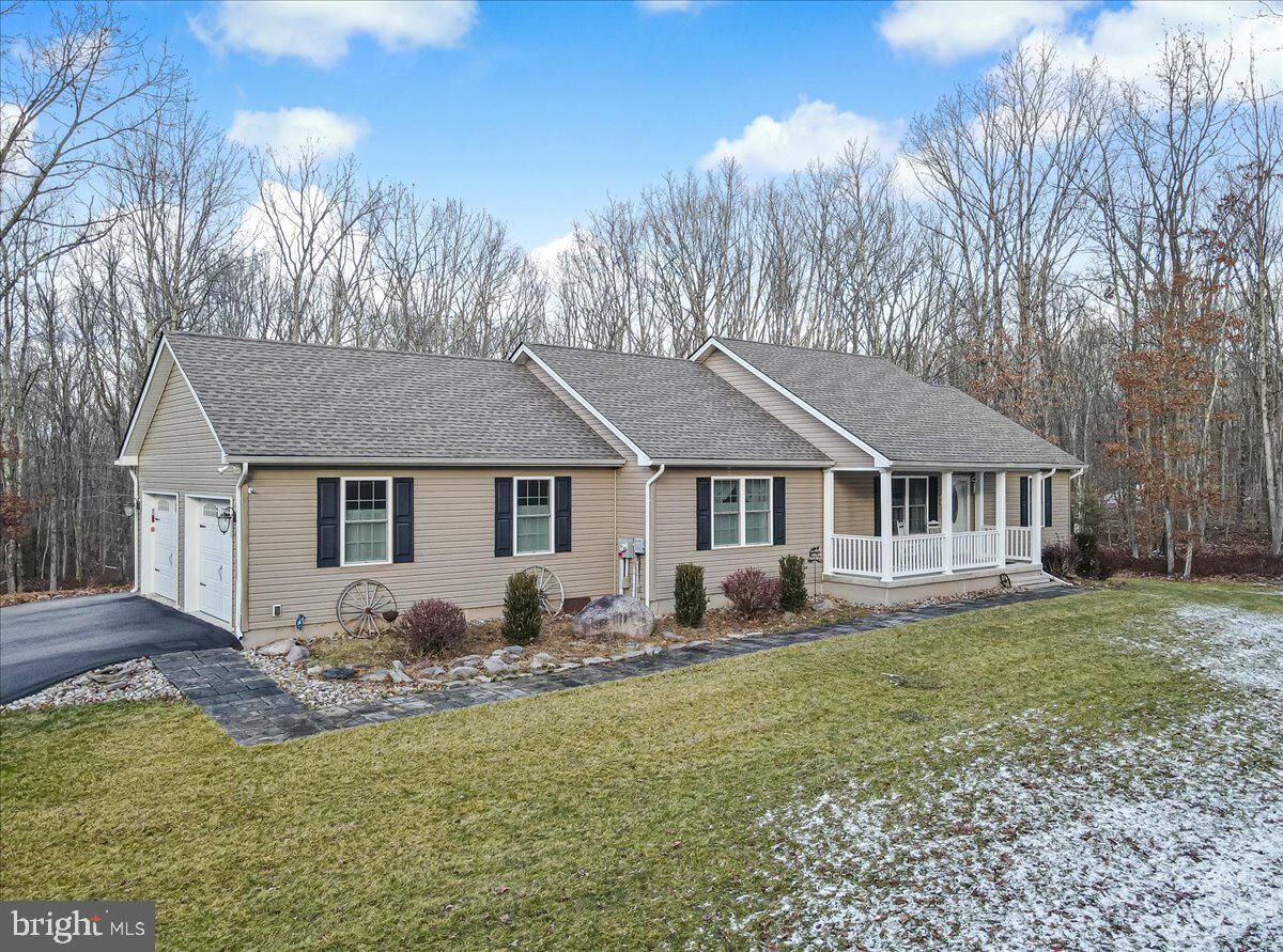 Property Photo: 265 Kilmer Trail PA 18210