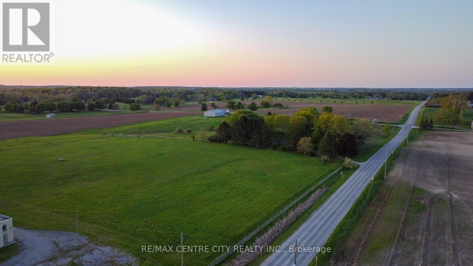 Photo de la propriété:  2426 Brigham Road  ON N6P 1P2 