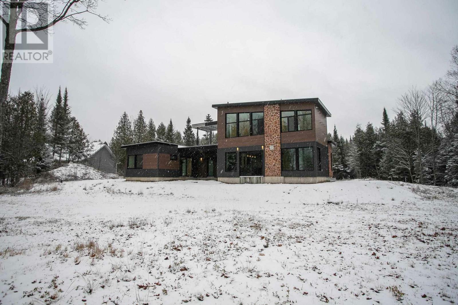 Property Photo:  937 Sunnyside Beach Rd  ON P6A 6K4 