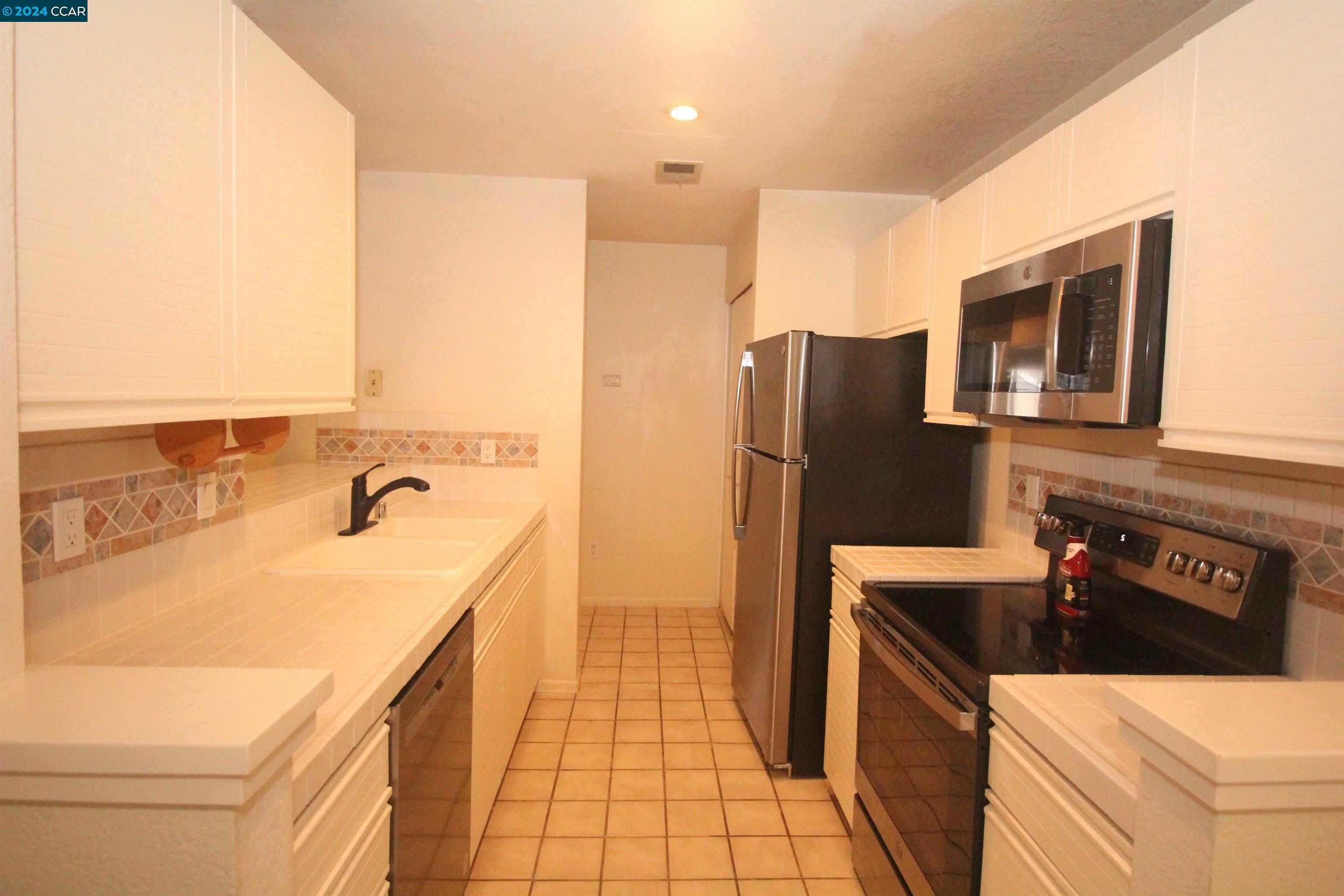 Property Photo:  7835 Canyon Meadows B  CA 94588 